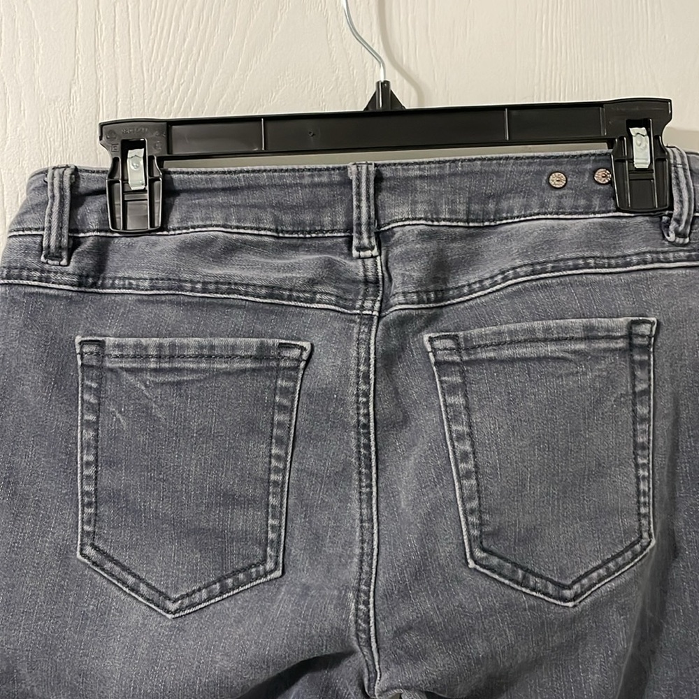 CAbi Slim Boyfriend Gray Wash Jeans Size 2 - Picture 8 of 10